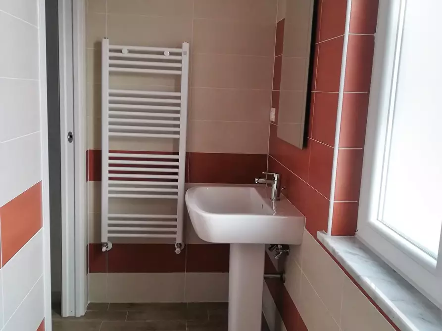 Immagine 4 di Appartamento in affitto  a Sarzana