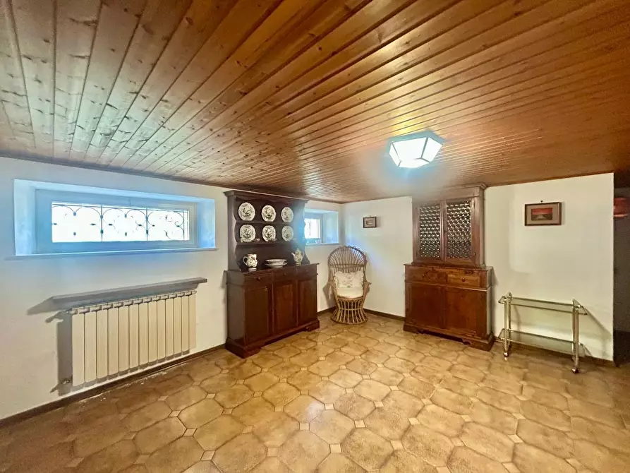 Immagine 6 di Villa in vendita  a Sovicille