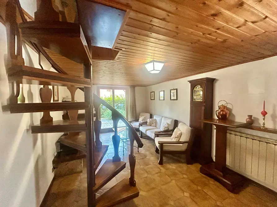 Immagine 4 di Villa in vendita  a Sovicille