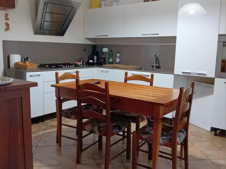 Immagine 4 di Villetta a schiera in vendita  a Carmignano