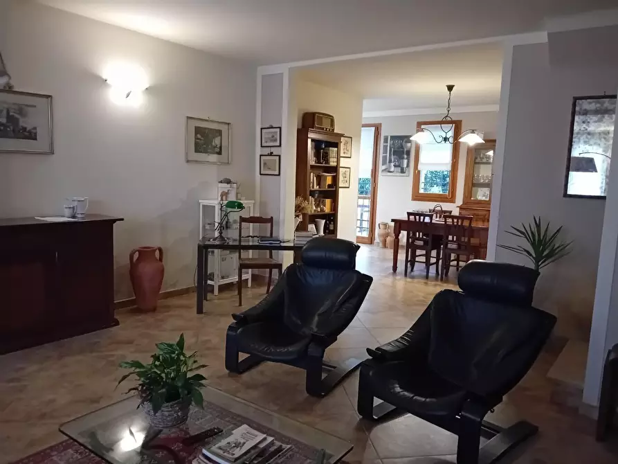 Immagine 7 di Villetta a schiera in vendita  a Carmignano