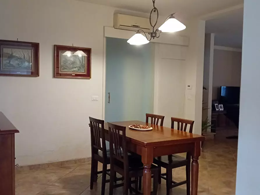 Immagine 3 di Villetta a schiera in vendita  a Carmignano