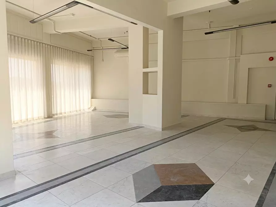 Immagine 17 di Locale commerciale in vendita  a Empoli