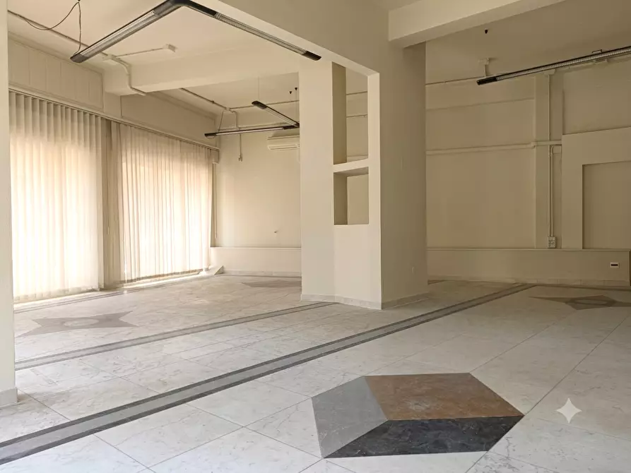Immagine 14 di Locale commerciale in vendita  a Empoli