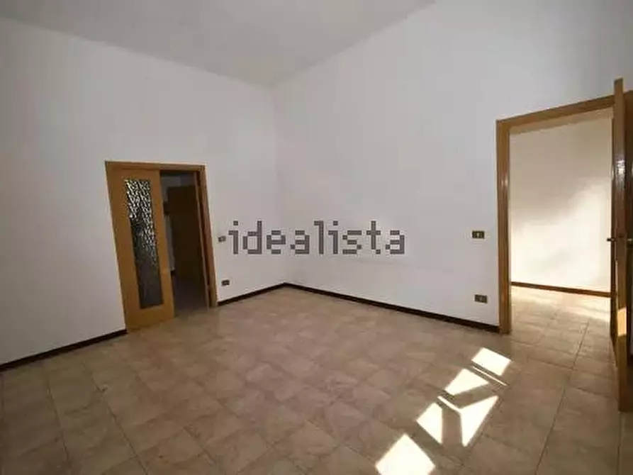 Immagine 7 di Villa in vendita  a Vecchiano