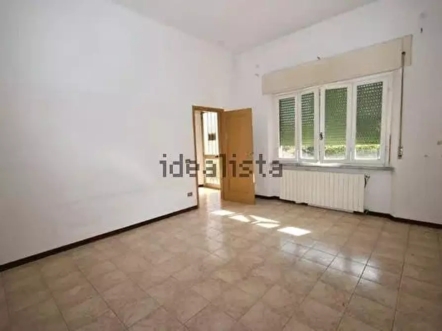 Immagine 8 di Villa in vendita  a Vecchiano