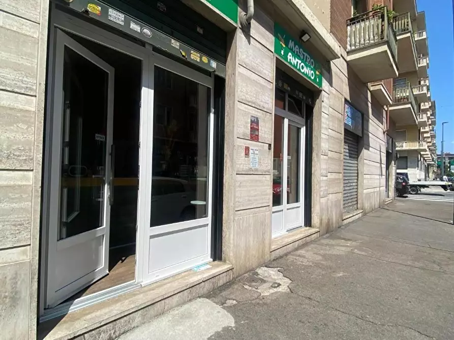 Immagine 1 di Attività commerciale in vendita  a Torino