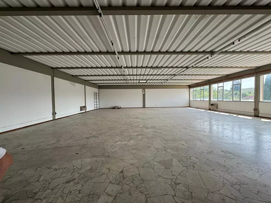 Immagine 12 di Attività artigianale in vendita  a Vinci