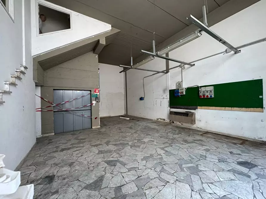 Immagine 8 di Attività artigianale in vendita  a Vinci