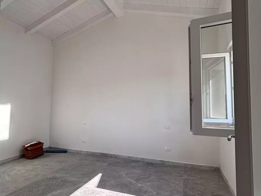 Immagine 9 di Casa trifamiliare in vendita  a Sarzana