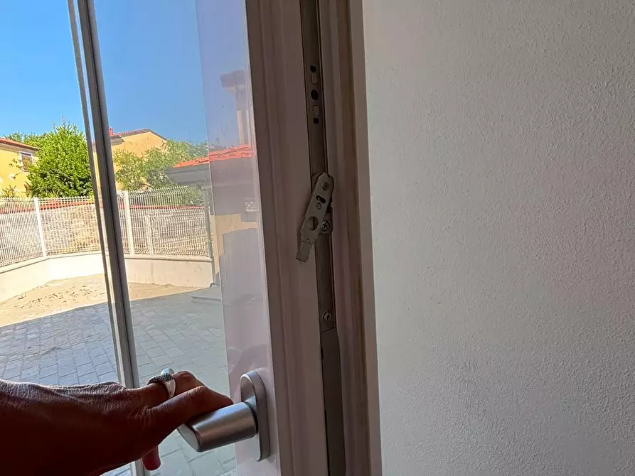 Immagine 8 di Casa trifamiliare in vendita  a Sarzana