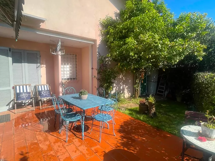 Immagine 3 di Appartamento in affitto  a Ameglia