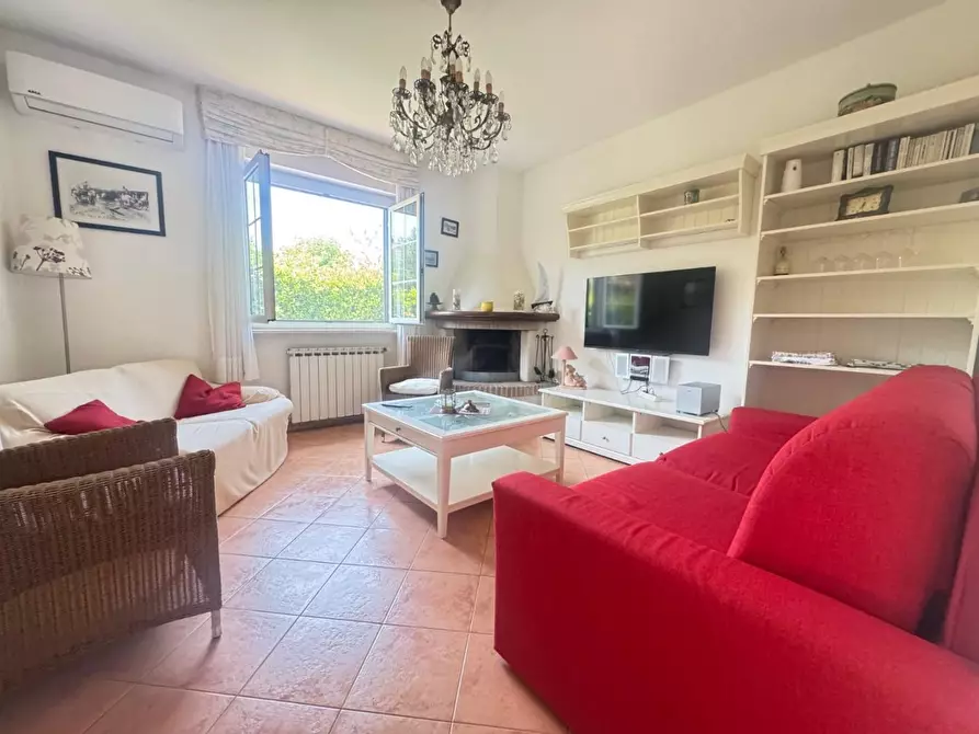 Immagine 6 di Casa indipendente in vendita  a Forte Dei Marmi