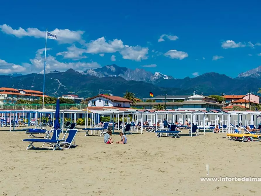 Immagine 20 di Casa indipendente in vendita  a Forte Dei Marmi