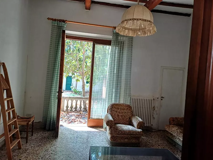 Immagine 2 di Villa in vendita  a Empoli