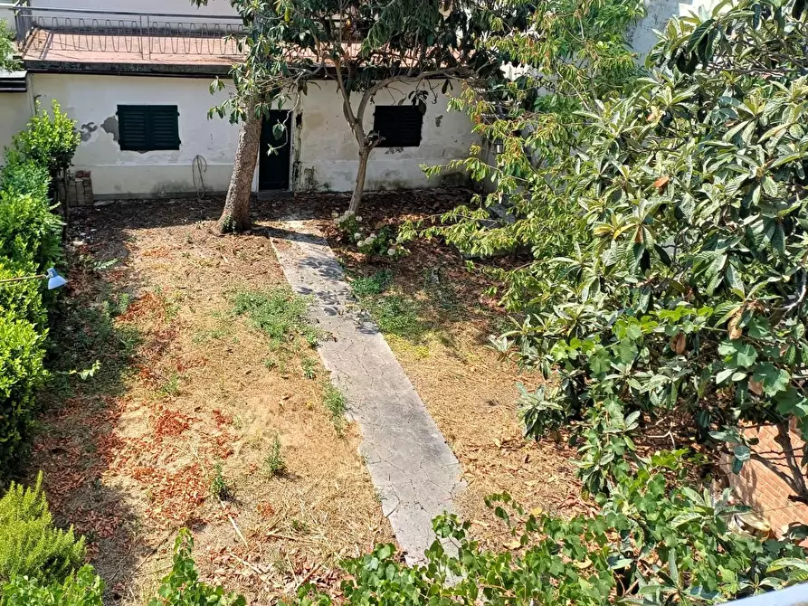 Immagine 12 di Villa in vendita  a Empoli