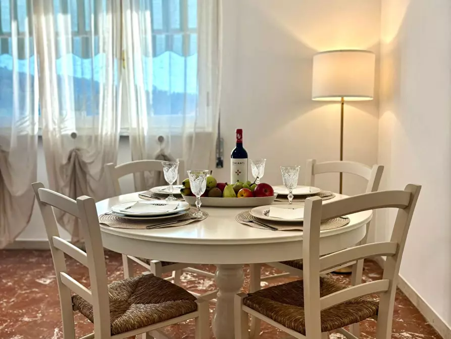 Immagine 2 di Appartamento in vendita  a Carrara