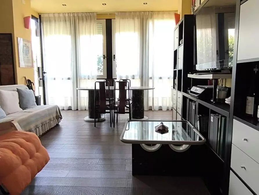 Immagine 1 di Casa semindipendente in vendita  a Carrara