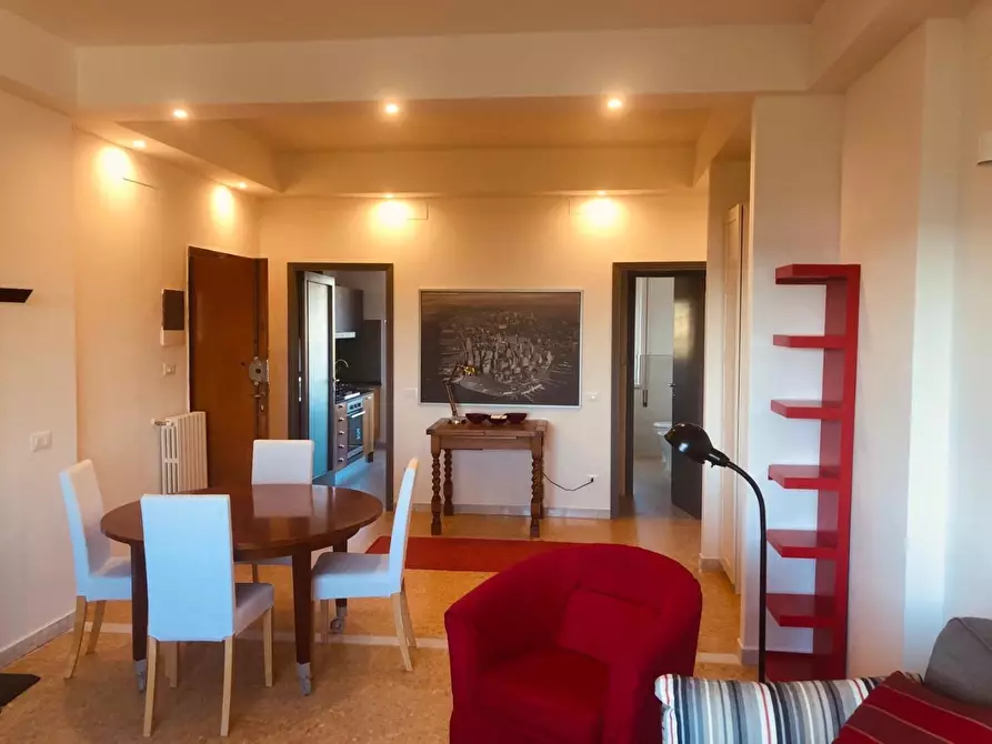 Immagine 15 di Appartamento in affitto  a Carrara