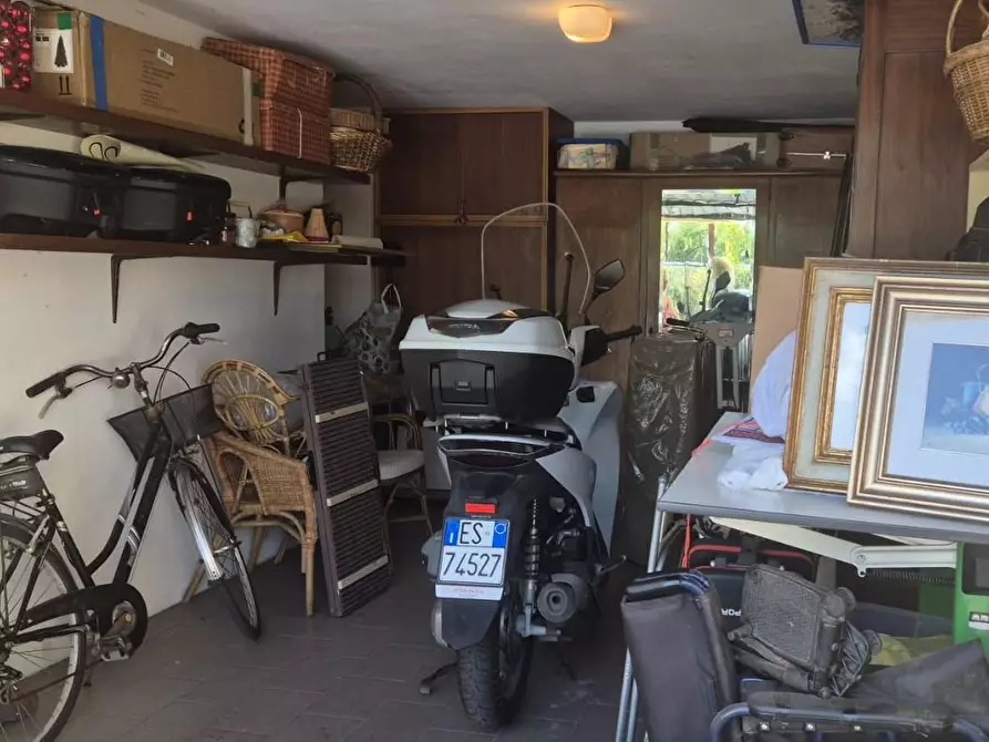 Immagine 15 di Appartamento in vendita  a Viareggio