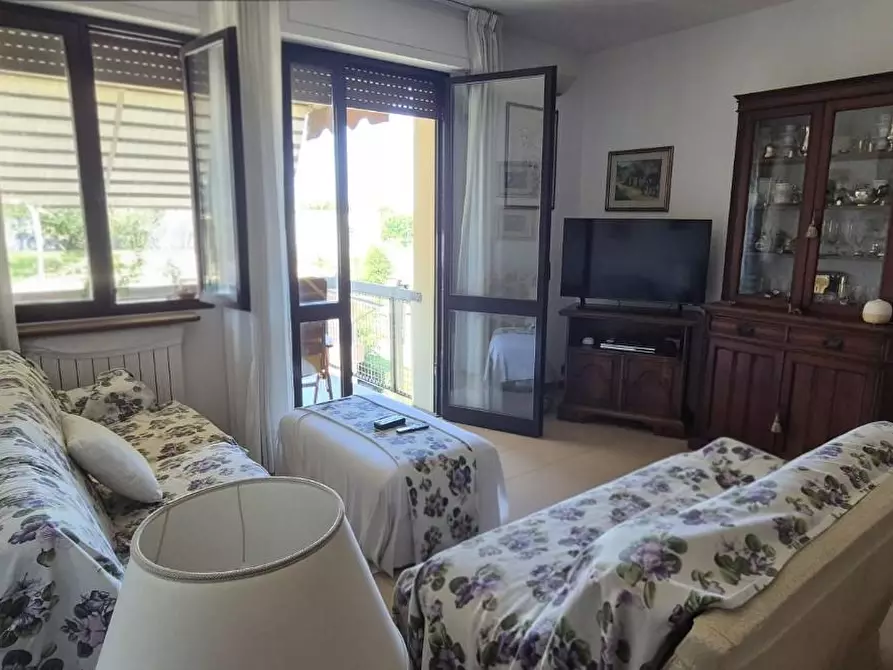 Immagine 1 di Appartamento in vendita  a Viareggio