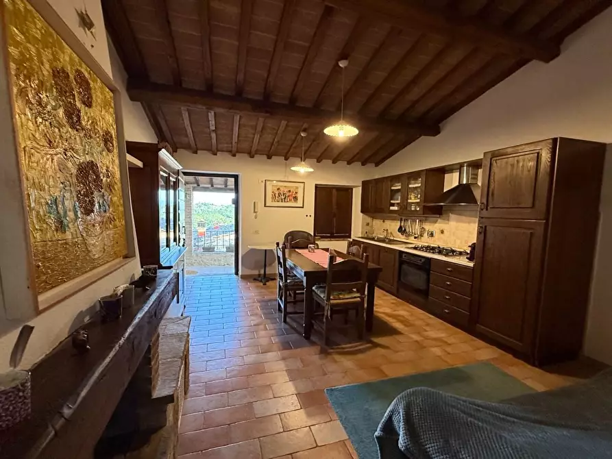 Immagine 2 di Appartamento in vendita  a San Gimignano