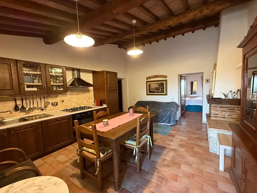Immagine 4 di Appartamento in vendita  a San Gimignano