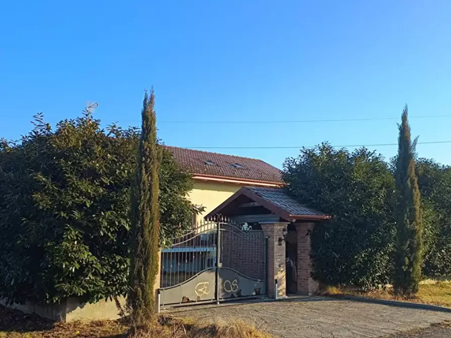 Immagine 1 di Villa in vendita  a Leini