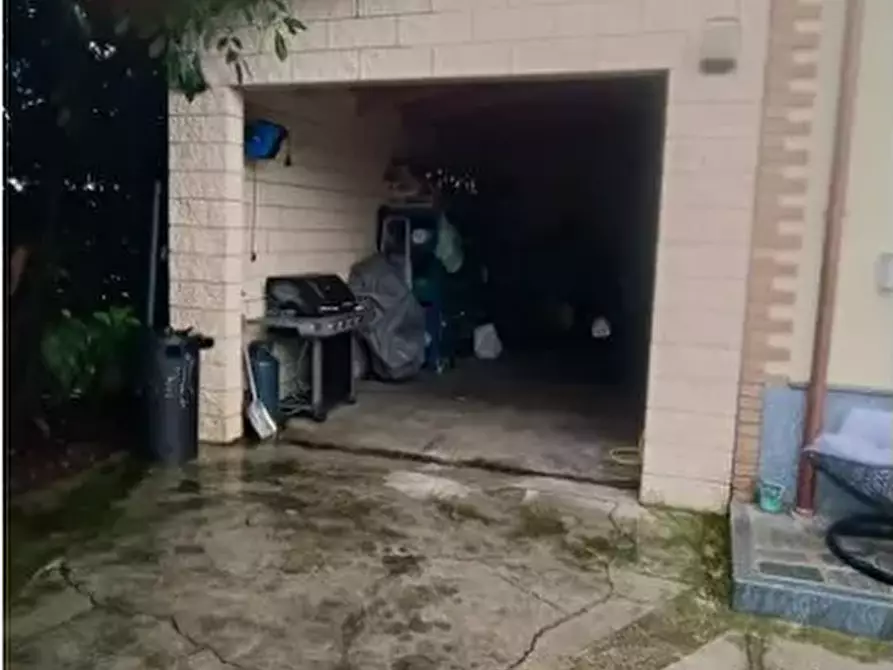 Immagine 4 di Villa in vendita  a Leini