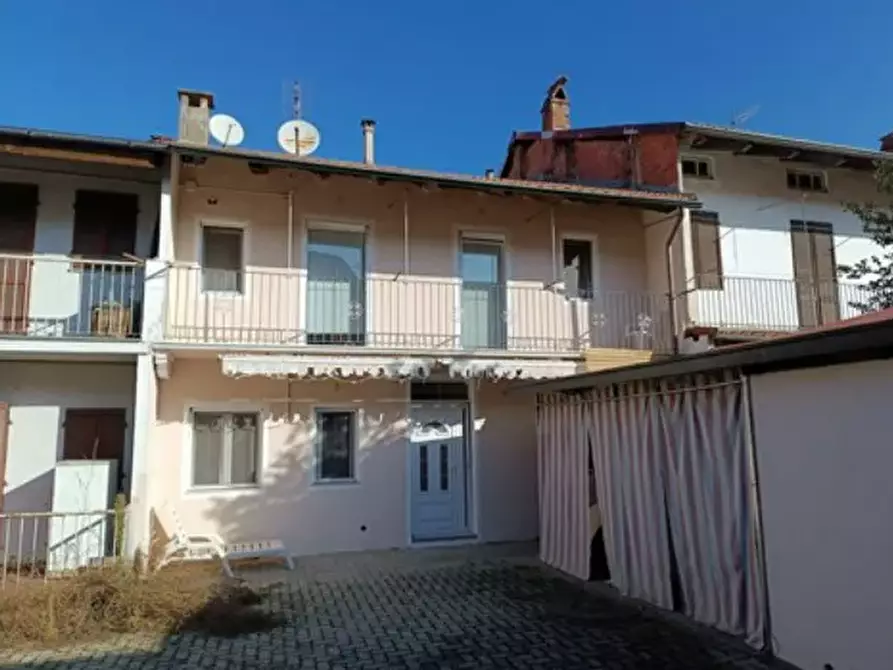 Immagine 1 di Casa semindipendente in vendita  a Caluso
