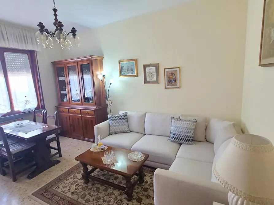 Immagine 4 di Appartamento in vendita  a Pietrasanta