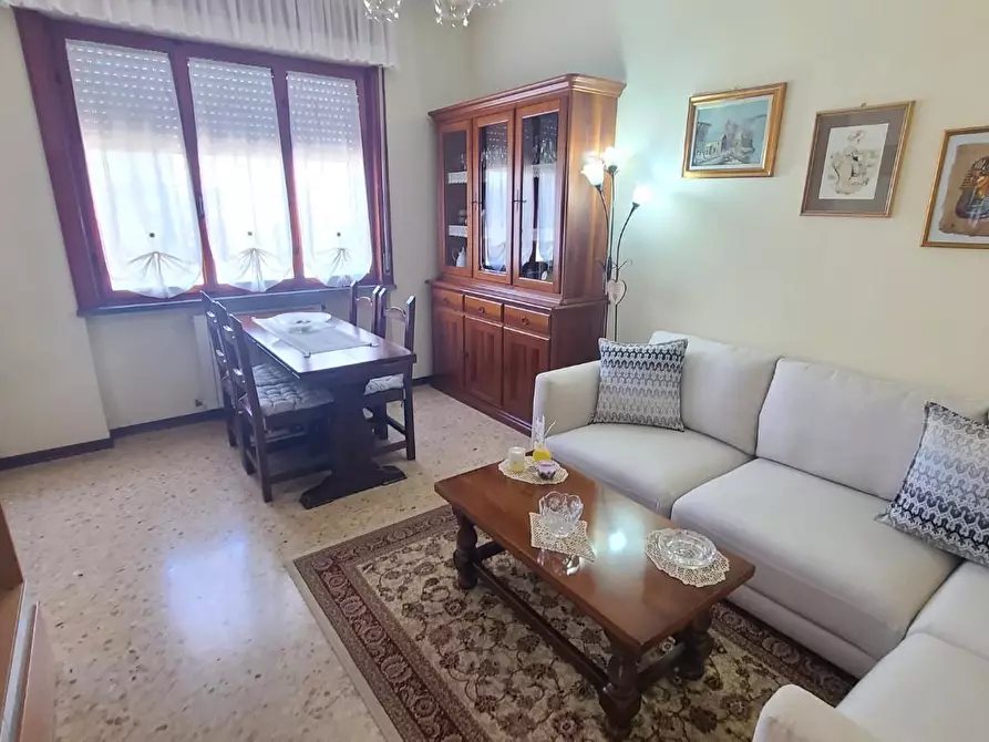 Immagine 3 di Appartamento in vendita  a Pietrasanta