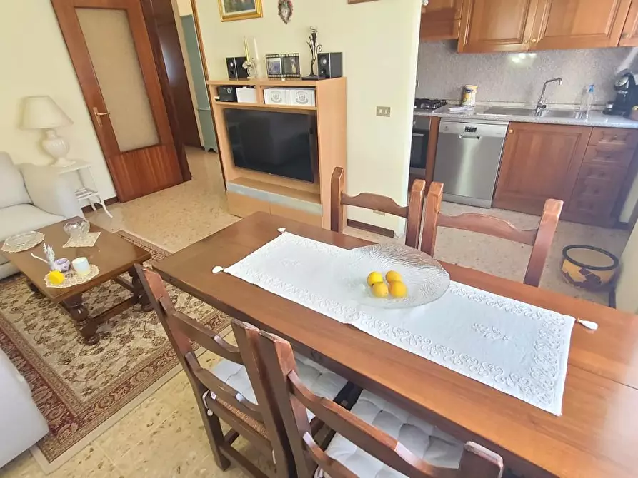Immagine 6 di Appartamento in vendita  a Pietrasanta
