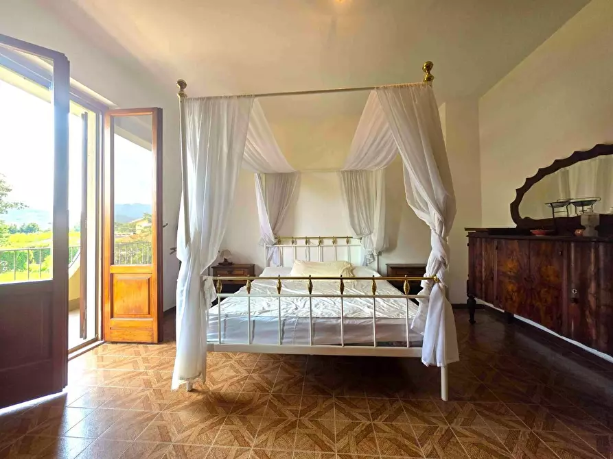 Immagine 25 di Casa quadrifamiliare in vendita  a Montignoso