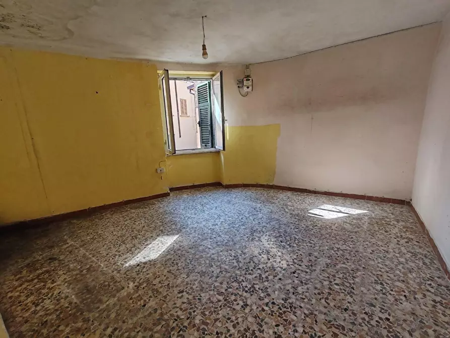 Immagine 5 di Porzione di casa in vendita  a Massa