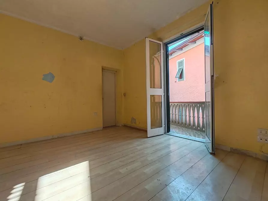 Immagine 3 di Porzione di casa in vendita  a Massa