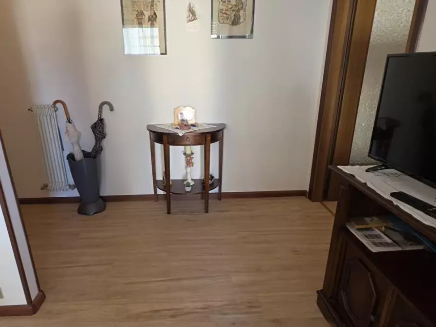 Immagine 3 di Appartamento in vendita  a Carrara
