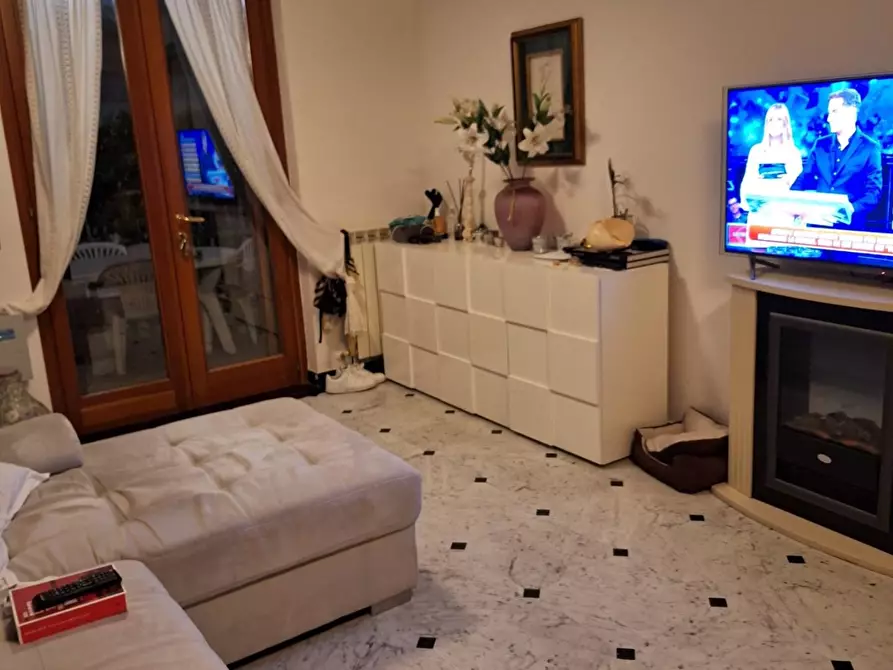 Immagine 2 di Appartamento in vendita  a Carrara
