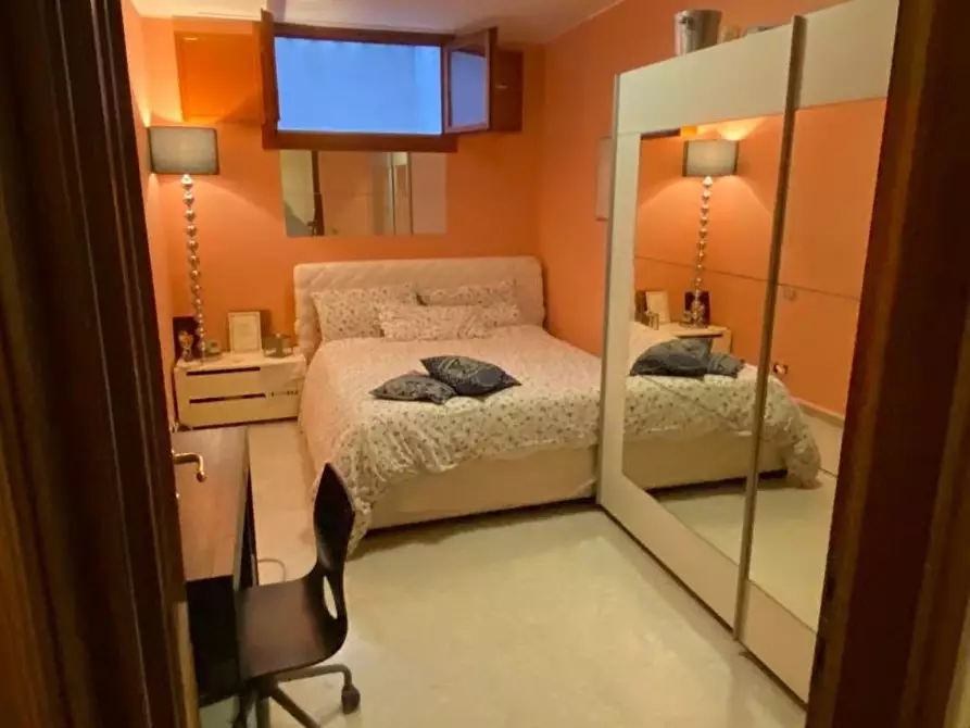 Immagine 11 di Appartamento in vendita  a Carrara