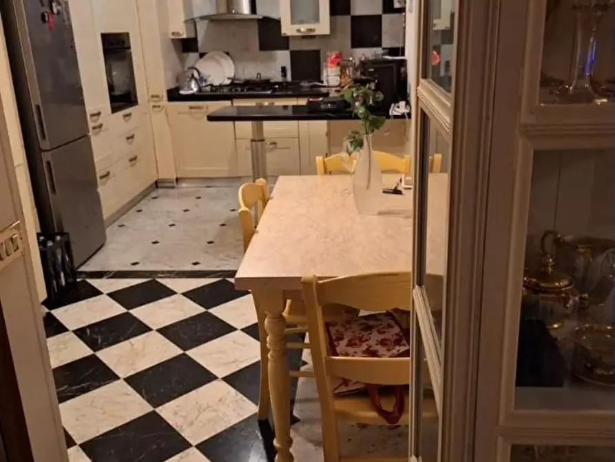 Immagine 3 di Appartamento in vendita  a Carrara