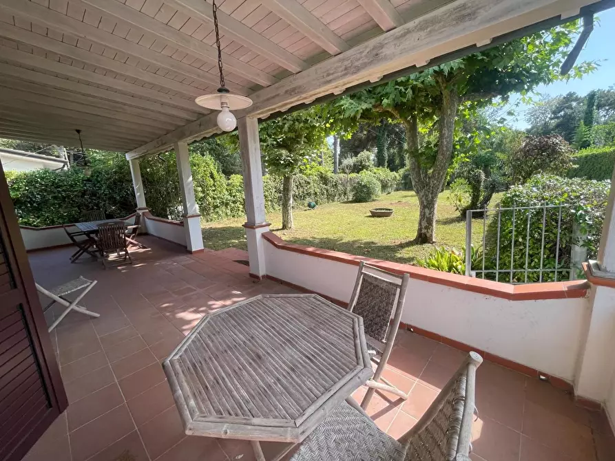 Immagine 8 di Casa indipendente in vendita  a Massa