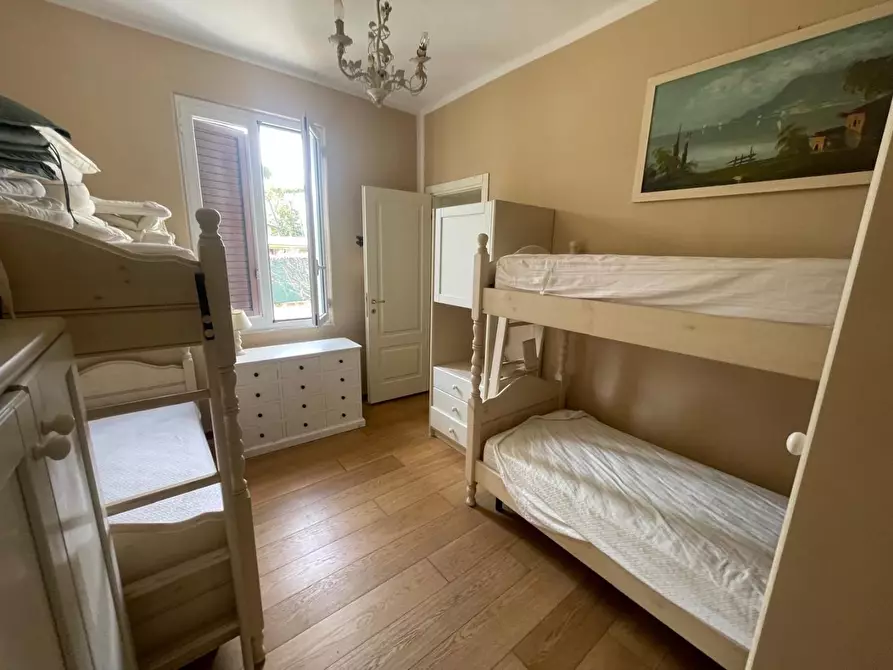 Immagine 13 di Casa indipendente in vendita  a Massa