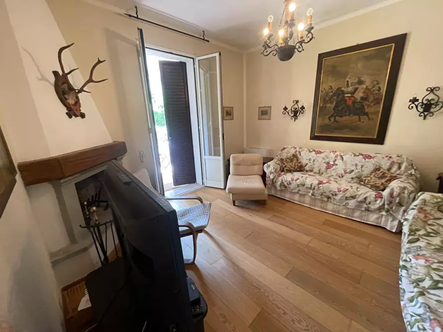 Immagine 11 di Casa indipendente in vendita  a Massa