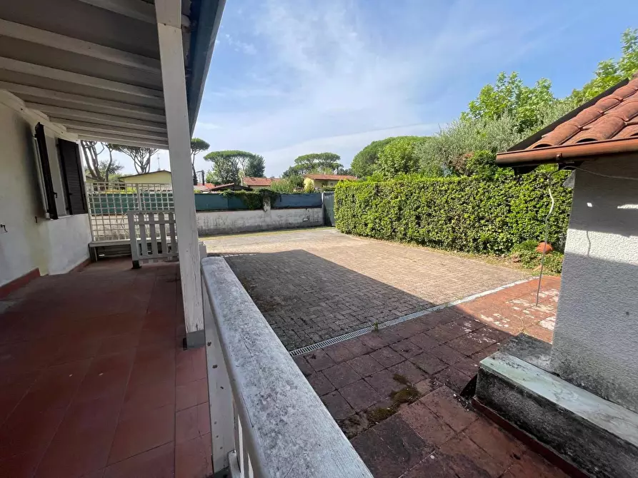 Immagine 22 di Casa indipendente in vendita  a Massa