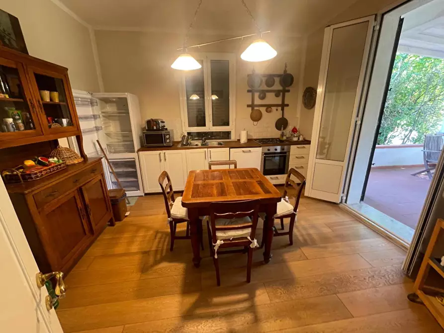 Immagine 9 di Casa indipendente in vendita  a Massa