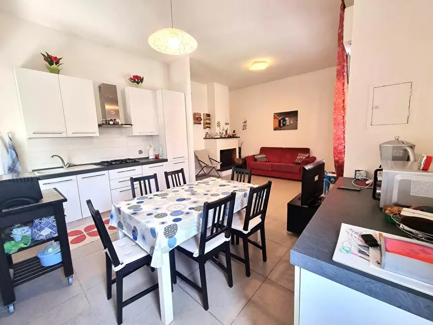Immagine 11 di Casa indipendente in vendita  a Viareggio
