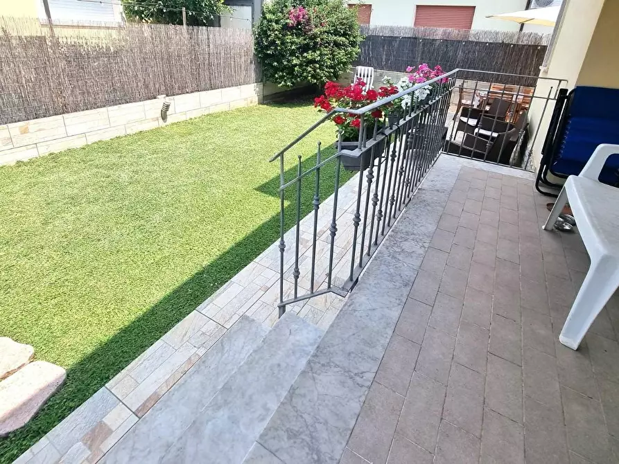 Immagine 4 di Casa indipendente in vendita  a Viareggio