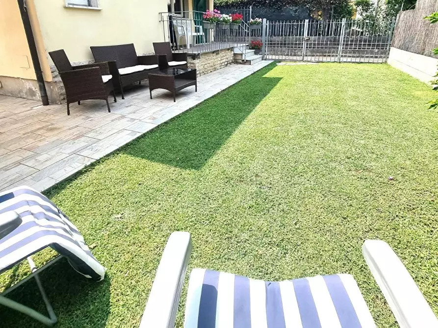 Immagine 3 di Casa indipendente in vendita  a Viareggio