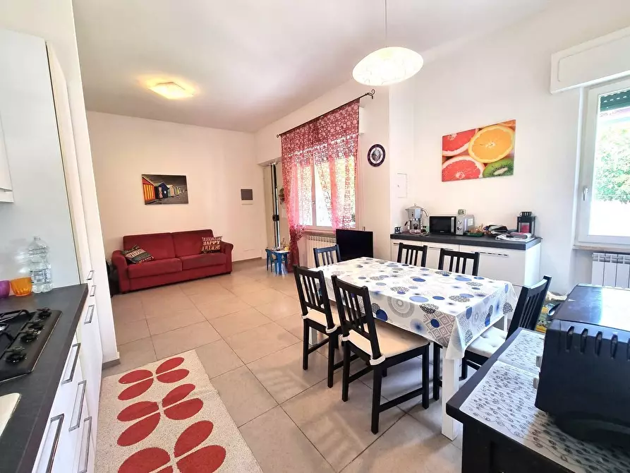 Immagine 12 di Casa indipendente in vendita  a Viareggio