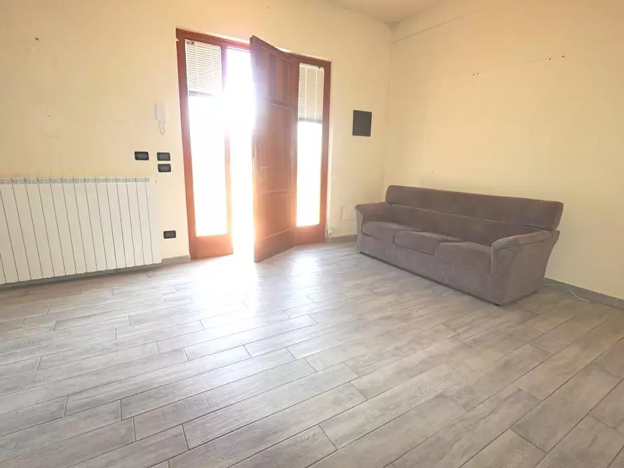 Immagine 4 di Appartamento in vendita  a Lucca
